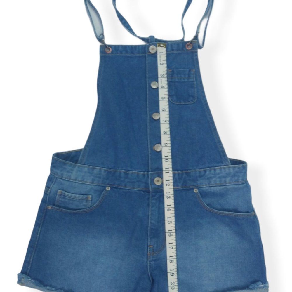 Forever 21 Overill Short - Picture 3 of 6